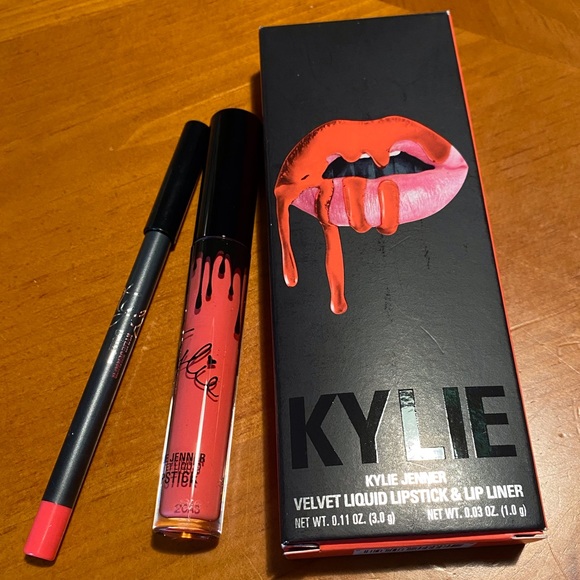 Kylie Jenner Velvet Lip Kit Party Girl